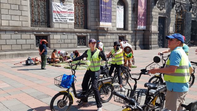 メキシコ・シティ 電動自転車ツアー（タコスとチュロス休憩付き）