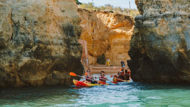 Kayak tour in Lagos to visit the caves.