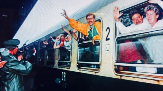 Prag: Highlights-Rundgang zur deutschen Botschaft 1989