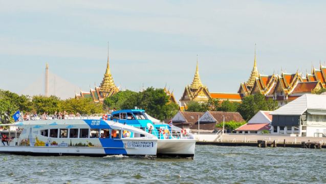 Tiket harian kapal pesiar katamaran hop-on hop-off di Sungai Chao Phraya Bangkok | Tiket naik tanpa batas | Keberangkatan setiap 15-30 menit | Jelajahi sendiri objek wisata di sepanjang Sungai Chao Phraya