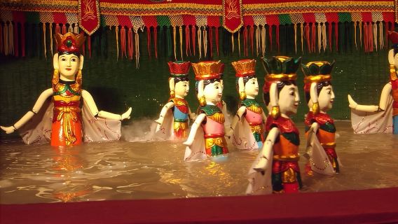 Lawatan Berjalan Kaki Petang Persendirian - Cyclo & Water Puppet Show di Suku Lama Hanoi