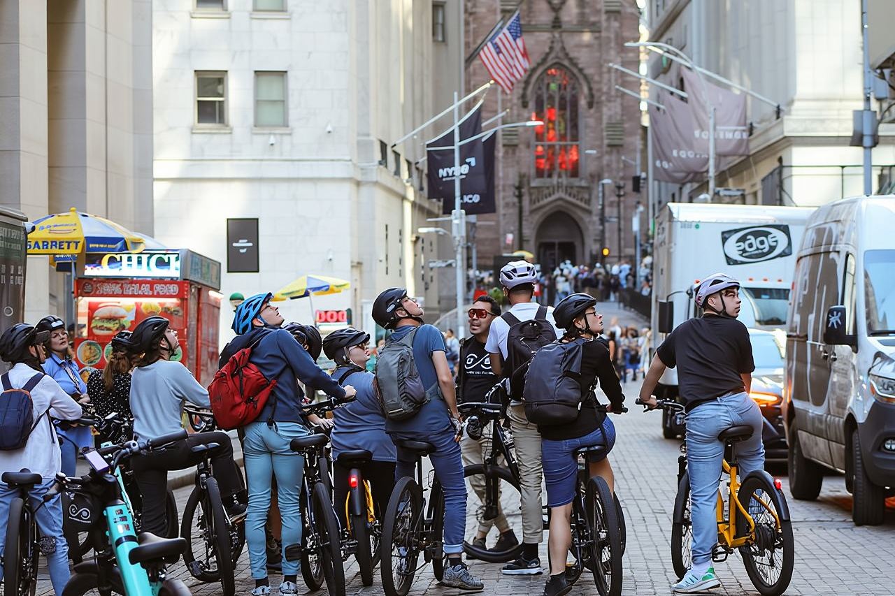 Highlights of New York City Guided Bike Tour (English or Dutch)