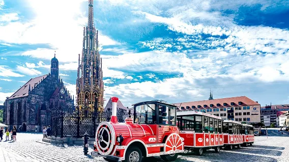 Stadtrundfahrt durch Nürnberg mit der Bimmelbahn