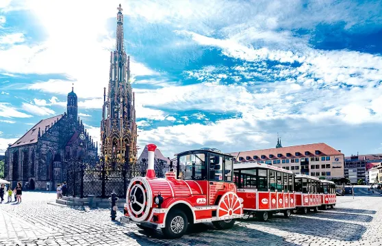 乘坐Bimmelbahn遊覽紐倫堡市