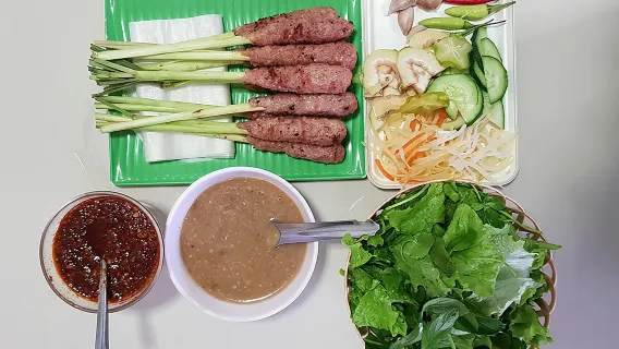 Hue Food Walking Tour: Eat Like a Local with 8 Authentic Dishes