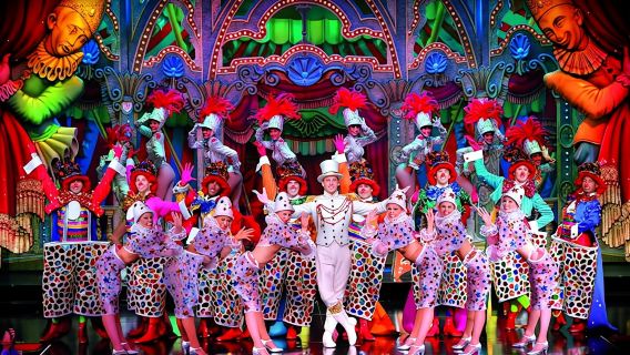 Interactive bus tour of Paris and ticket for the show at Moulin Rouge