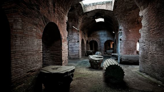 Guided tour of Pozzuoli's Ancient Roman constructions