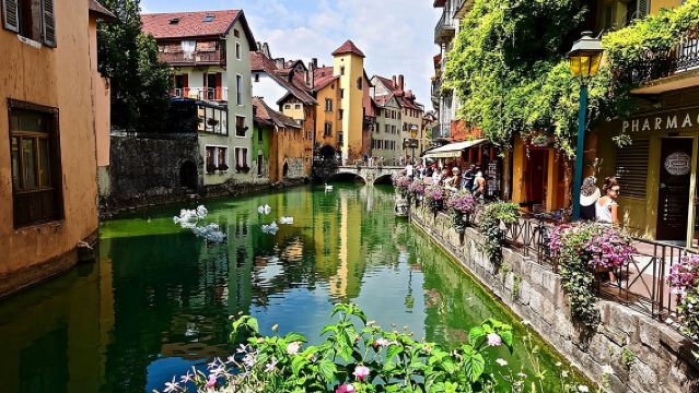Annecy - Venice of the Alps - Tour from Geneva