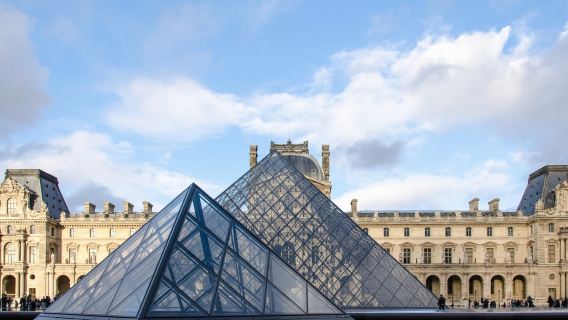 Paris: Louvre Museum Skip-the-Line Entry and Mona Lisa Intro
