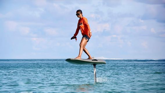 Samui: 1-Hour E-Foil Experience with Professional