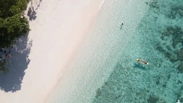 普吉島：香蕉海灘快艇島體驗（含午餐）