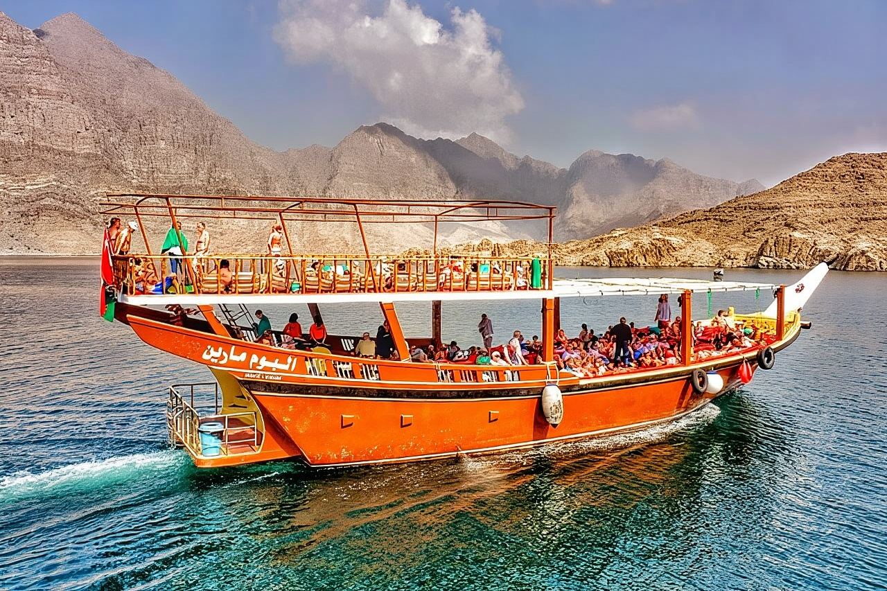 Crucero de día completo a Musandam Dibba con almuerzo buffet y snorkel