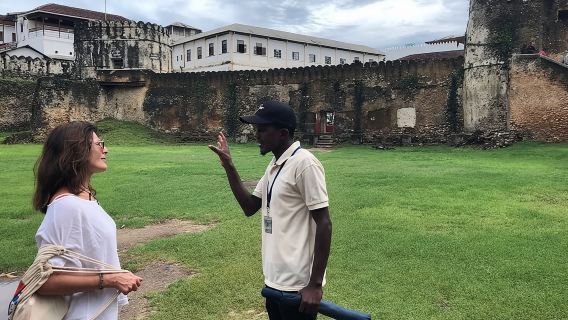 Excursión a una granja privada de especias y a Stonetown en Zanzíbar (Almuerzo incluido)