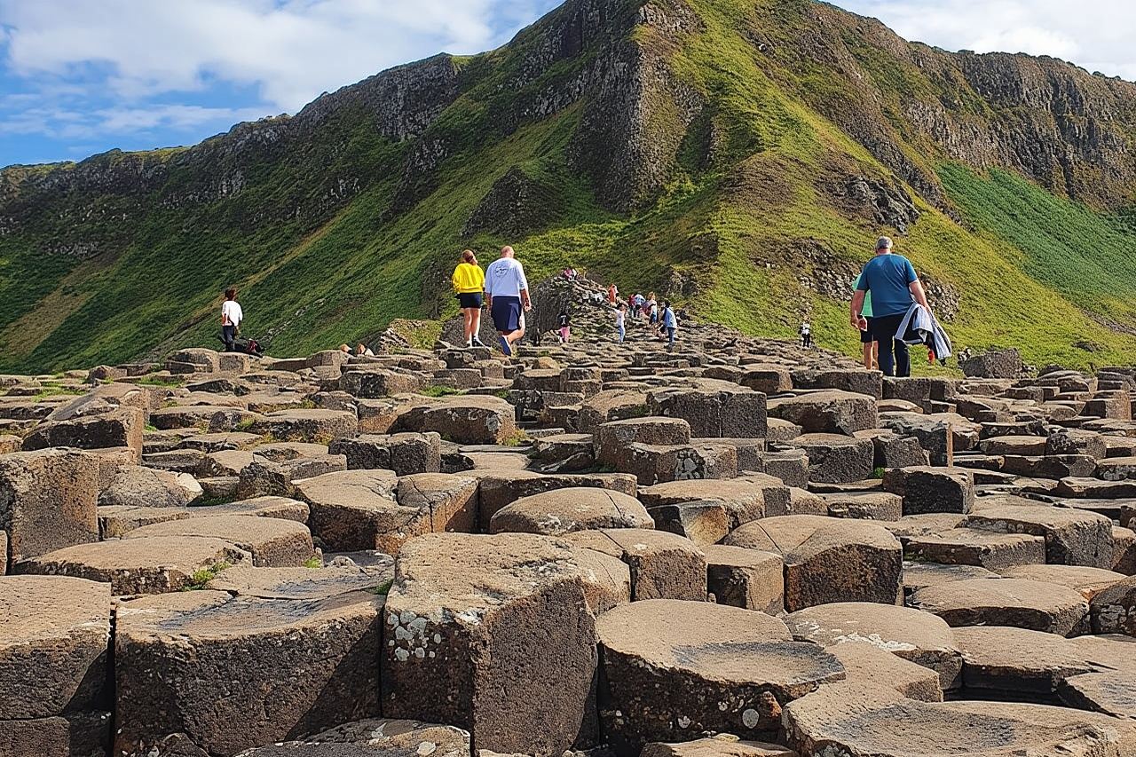 Five Star Giant's Causeway & Belfast Luxury Private Excursion.