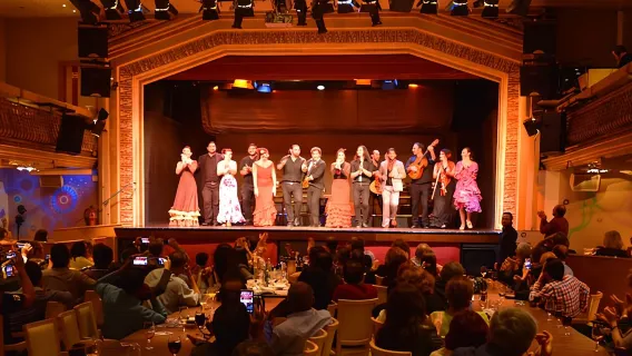 Spettacolo di flamenco Tablao Cordobes a Barcellona, Spagna con opzione di stuzzichini/cena