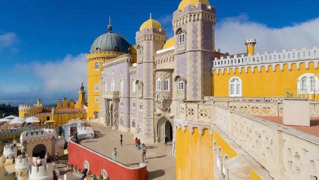 Sintra, Pena Palace, Cabo Roca, Cascais Small Group from Lisbon