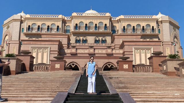 Tour privado por la ciudad de Abu Dabi de medio día