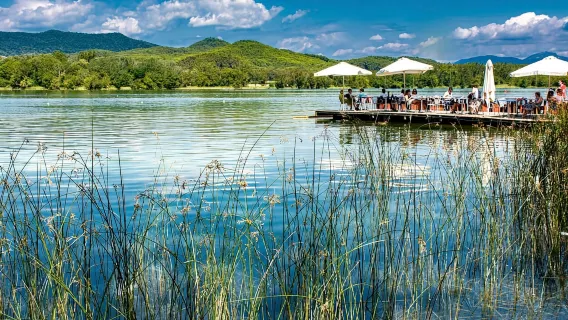 Banyoles: Small group historical walking tour