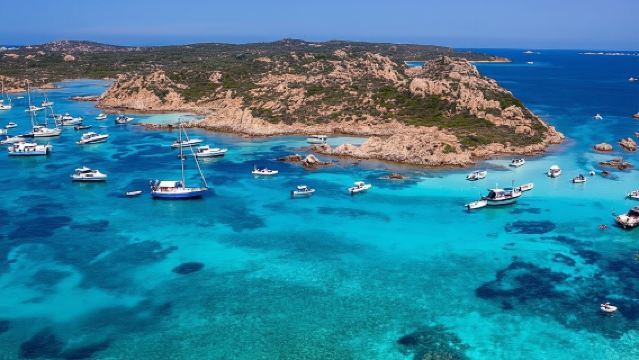Desde Santa Teresa Gallura: tour en motonave a La Maddalena