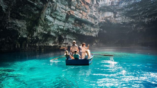 Shorex: Melissani Cave and Myrtos Beach Swim stop