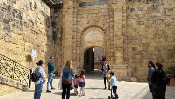 비르구: 심문관 궁전 입장이 포함된 3개 도시 도보 투어