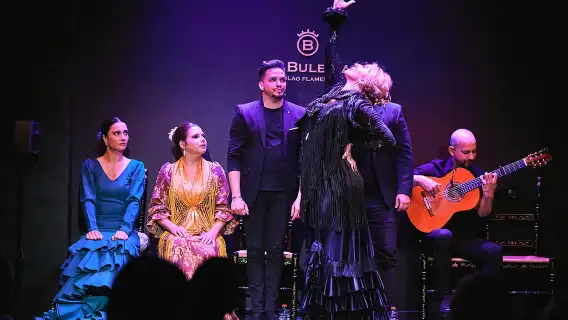 Valencia: Flamenco Show with Dinner at La Bulería