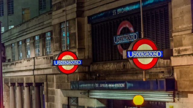 ロンドン:ライブガイド付きナイトオープントップ観光ツアー