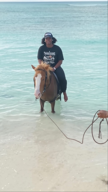 Grand Turk: Pengalaman Berkuda/Kota Cockburn