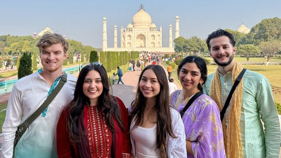 Tour all'alba del Taj Mahal