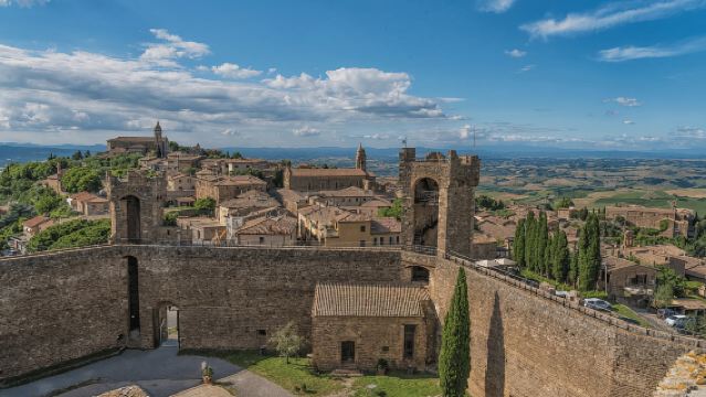 Taste Chianti, Montalcino & Montepulciano – Minivan Day Tour
