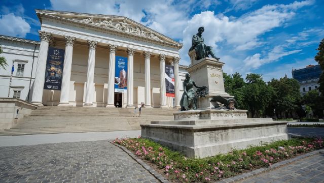 【匈牙利布達佩斯】國家博物館＋城市公園＋漁人堡＋格列爾特山