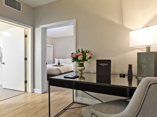The Grand Hotel Room Type - Villa with One King- Disability access