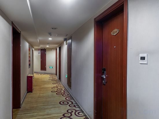 Others 4, Overseas Chinese Hotel (International Bazaar), Ürümqi
