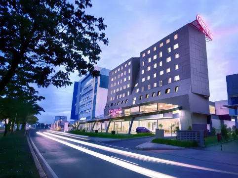 Fame Hotel Gading Serpong