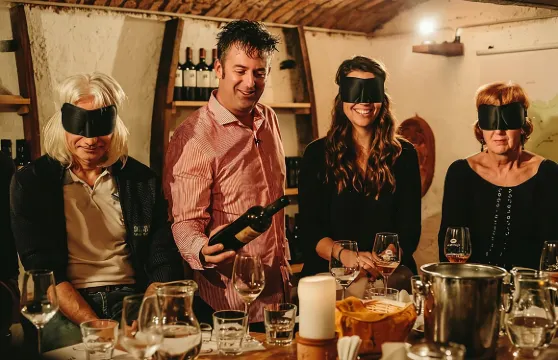 在布萊德體驗2小時互動式葡萄酒品嚐之旅