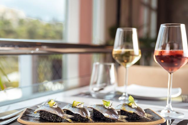 Athens: Greek Wines Tasting with Sommelier and Acropolis Views