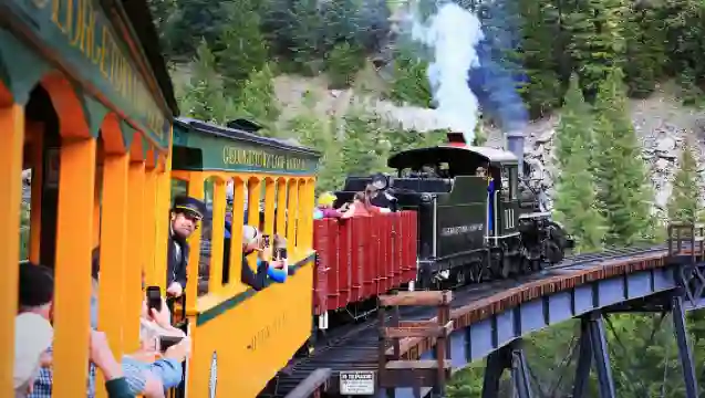 【私人導覽】曼谷出發◆北碧桂河大橋+死亡鐵路+巨型雨樹一日遊