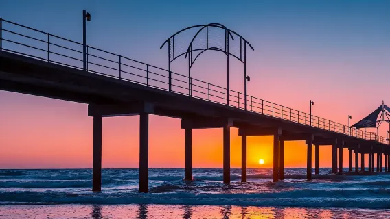 one-day tour of London, England, King's Pavilion, Brighton Pier, Brighton Beach and Seven Sisters National Park