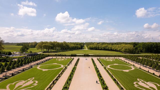 Loire Valley Day Tour: E-bike tour to Chambord FROM TOURS