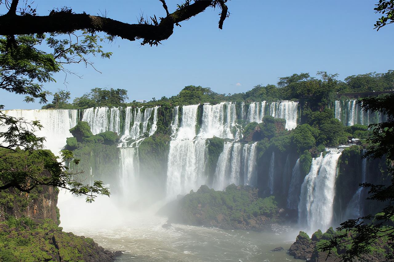 Iguazu Falls Tour from Brazil with Admission Ticket/Panoramic Elevator Ride at the Brazilian Border