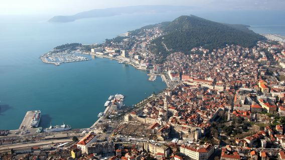 Spalato: crociera in barca di 1,5 ore sulla Riviera con una bevanda gratuita