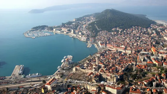 Spalato: crociera in barca di 1,5 ore sulla Riviera con una bevanda gratuita