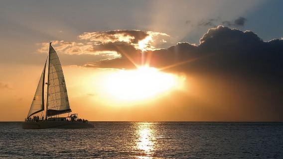 Maui: Ma'alaea Catamaran Sunset Sail dengan Pembuka selera