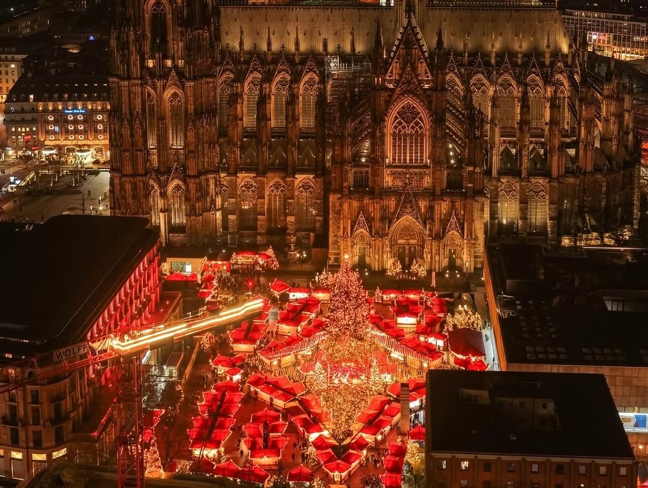 德國科隆大教堂+路德維希博物館+科隆三角塔+聖誕市集一日遊