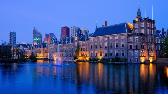 荷蘭海牙國會與騎士廳+席凡寧根海濱+埃舍爾魔幻世界包車一日遊