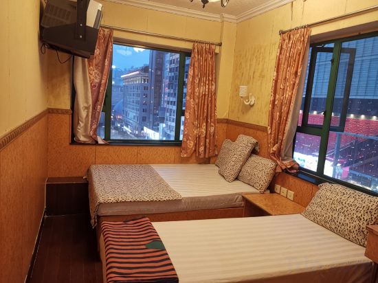 Reliance Inn Room Type - Deluxe Triple Room