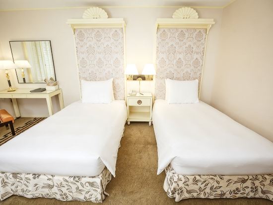 Regency Art Hotel - Tap to explore photos