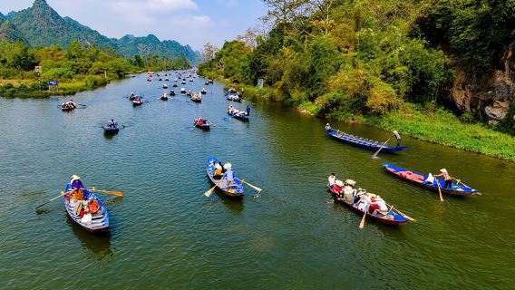 Explore Yen Stream: Perfume Pagoda Day Tour from Hanoi