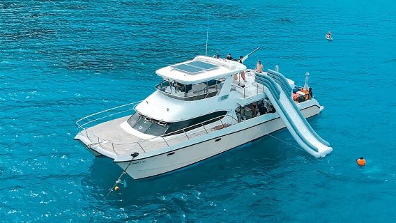 Lawatan Sehari Pulau Maharaja Kecil Phuket: Kapal Layar Katamaran Dua Tingkat, Gelongsor Air dan Memancing di Laut