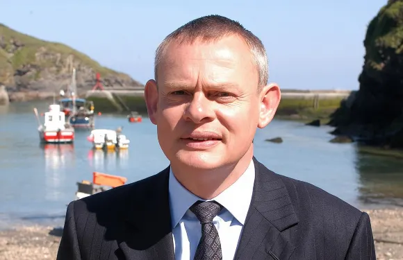 康沃爾艾薩克港的Doc Martin之旅